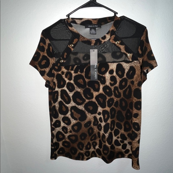 adele & may Tops - NWT Cute womens top size L chettah print​